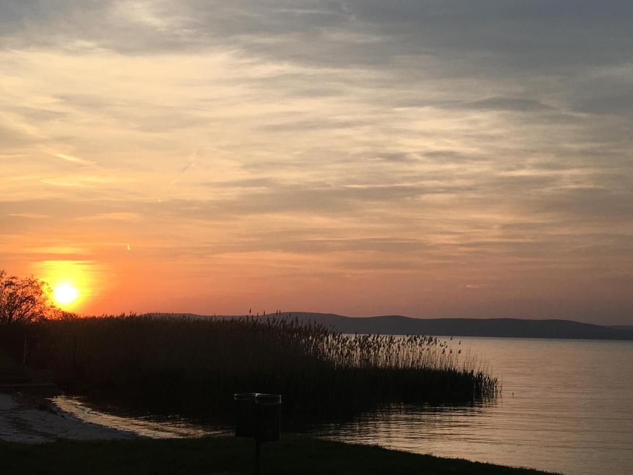 Beach Resident Balatonszárszó Eksteriør billede