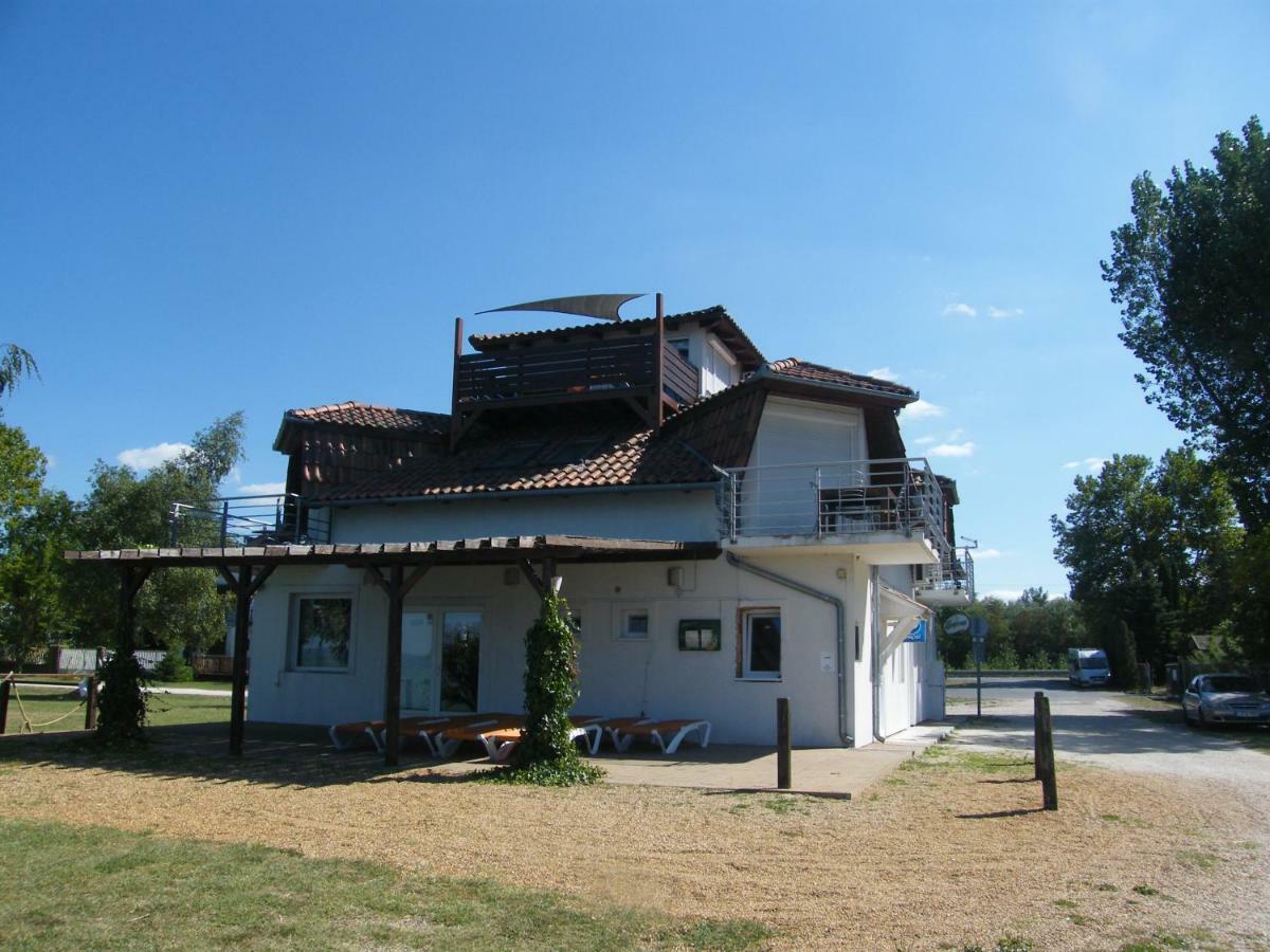 Beach Resident Balatonszárszó Eksteriør billede